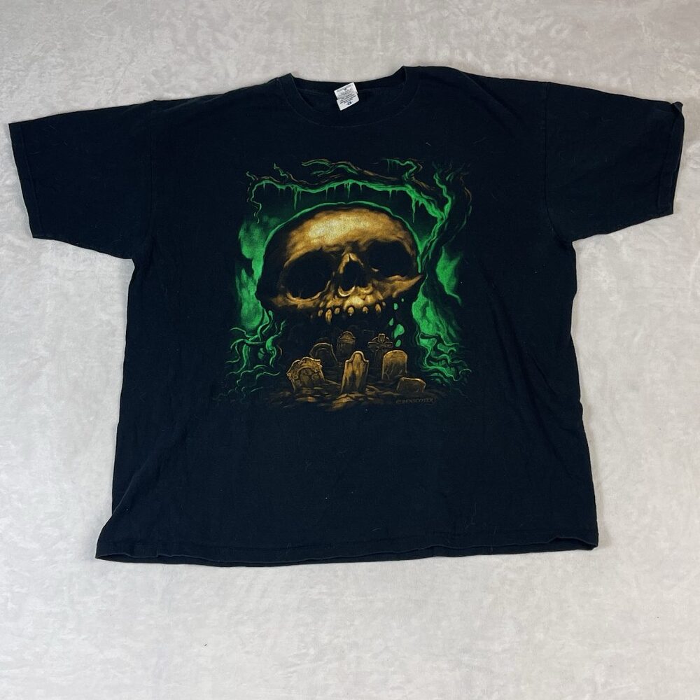 Wes Benscoter Skull Graveyard Men's Black T-Shirt Size 2XL Horror Green Glow